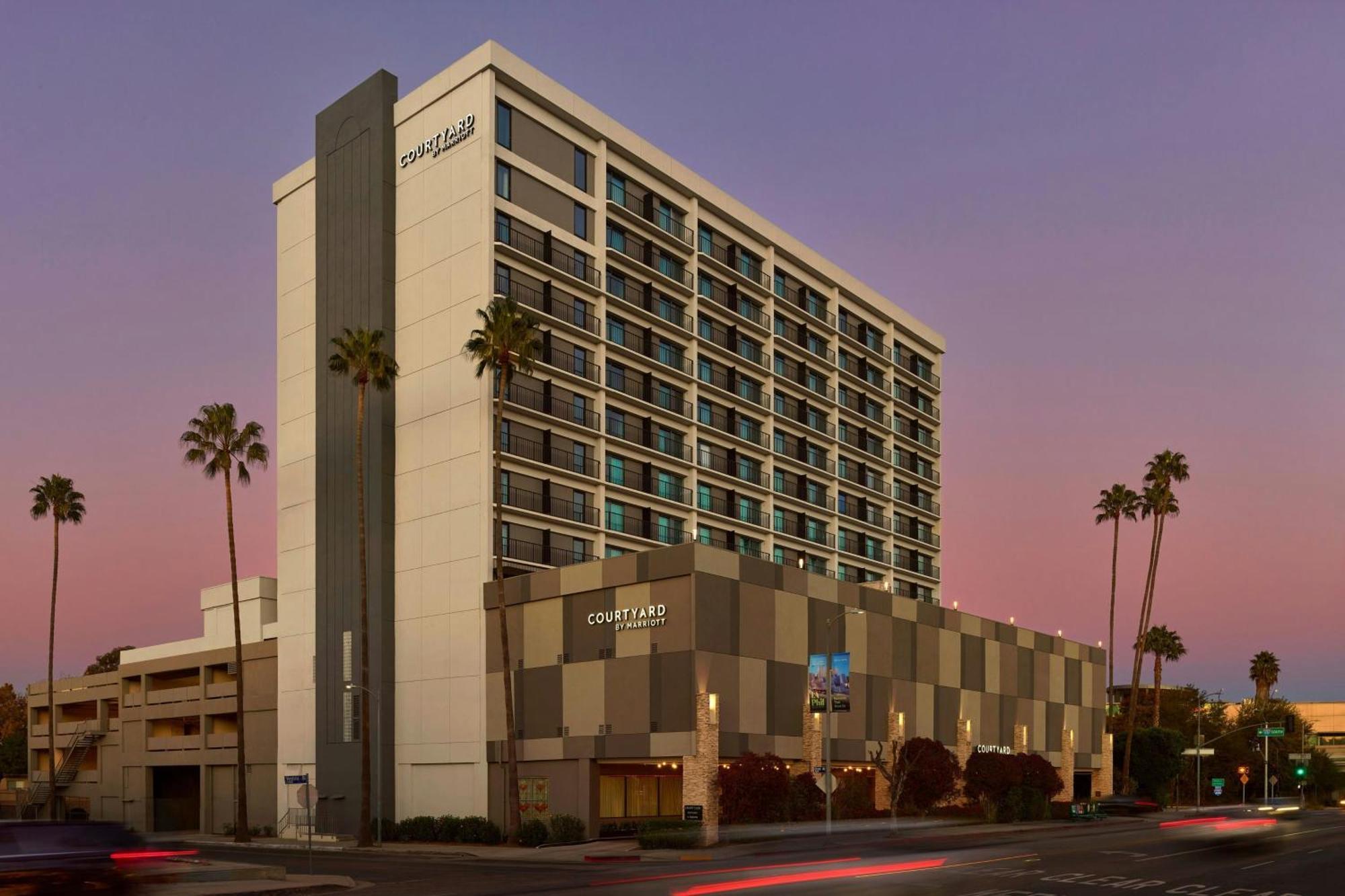 Courtyard Los Angeles Sherman Oaks Bagian luar foto